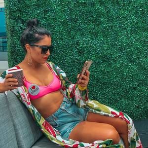 Meet your Posher, Adriana